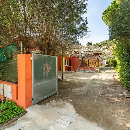Domus Gina Prázdninový dům Solanas (Cagliari)