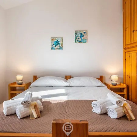 Domus Gina Prázdninový dům Solanas (Cagliari)